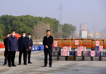 市委常委、副市長(cháng)肖云走訪(fǎng)慰問(wèn)丹霞路項目一線(xiàn)工人