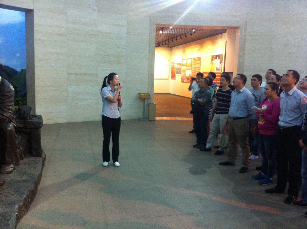 集團公司組織全體黨員干部參加“把紀律挺在前面”教育主題活動(dòng)