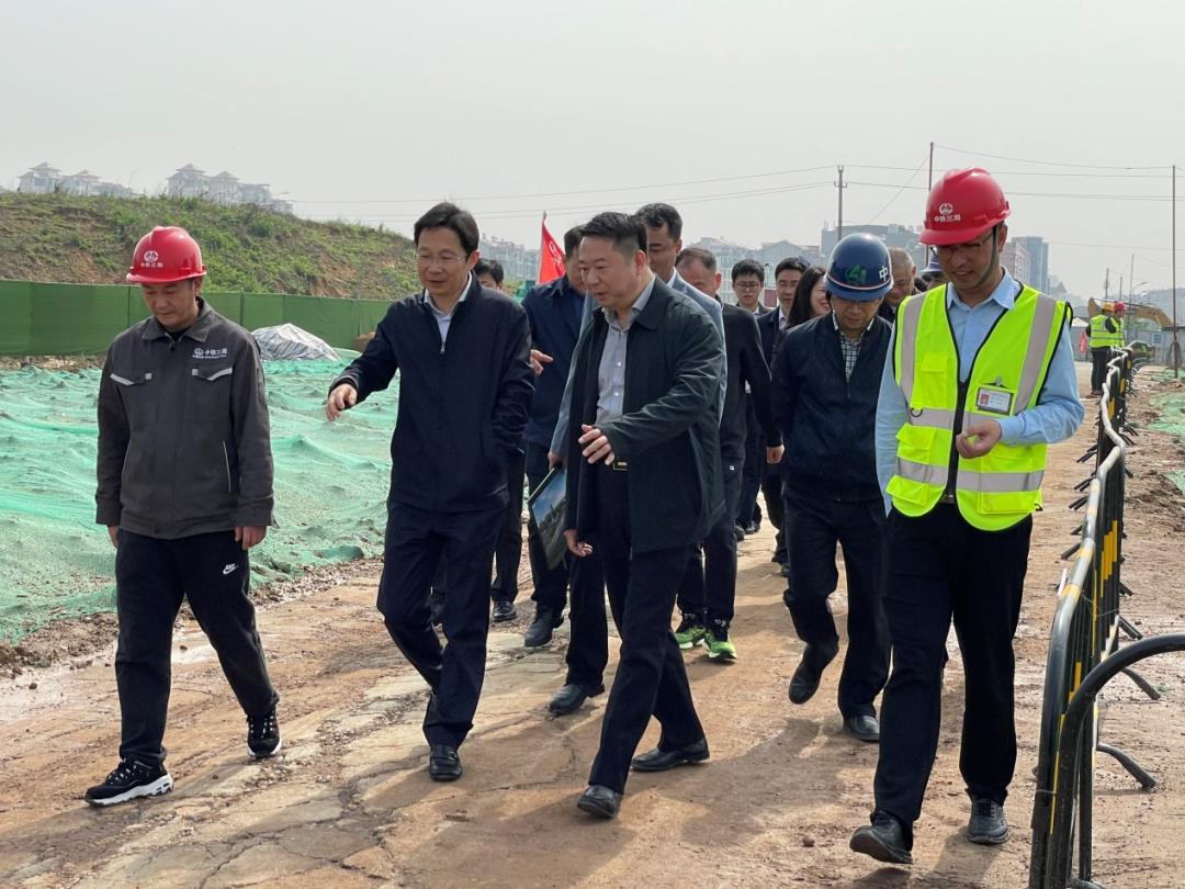 副市長(cháng)宋鈾深入九洲高架東延項目現場(chǎng)調研