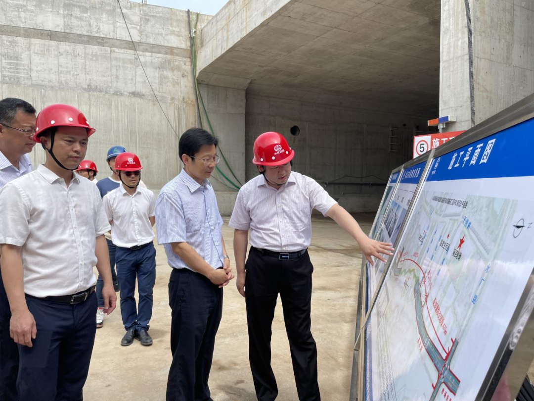 副市長(cháng)宋鈾深入真君路隧道工程施工現場(chǎng)視察指導