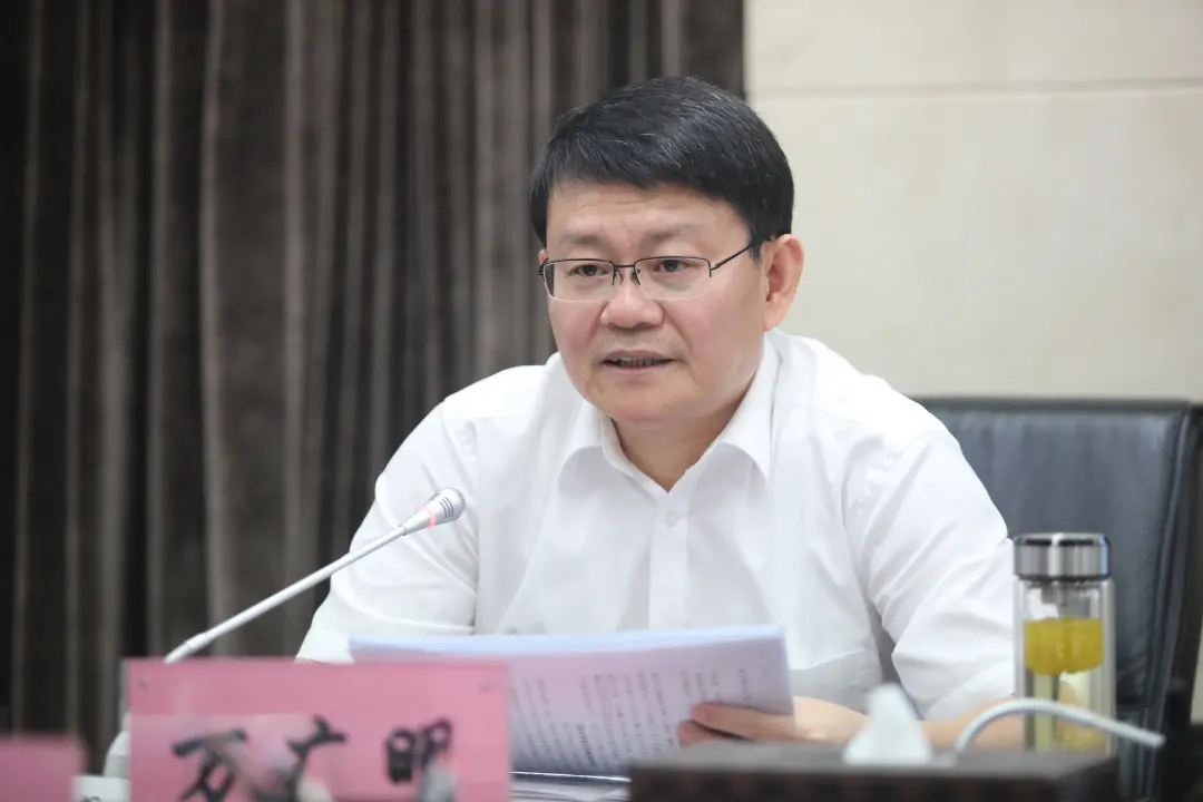 萬(wàn)廣明在南昌城市建設投資集團調研