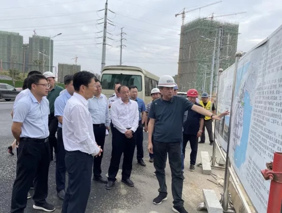 副市長(cháng)宋鈾一行視察青山湖西岸片區基礎設施工程