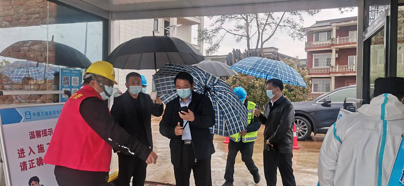 集團公司黨委委員、副總經(jīng)理羅輝赴西二環(huán)高速項目檢查疫情防控及項目推進(jìn)工作