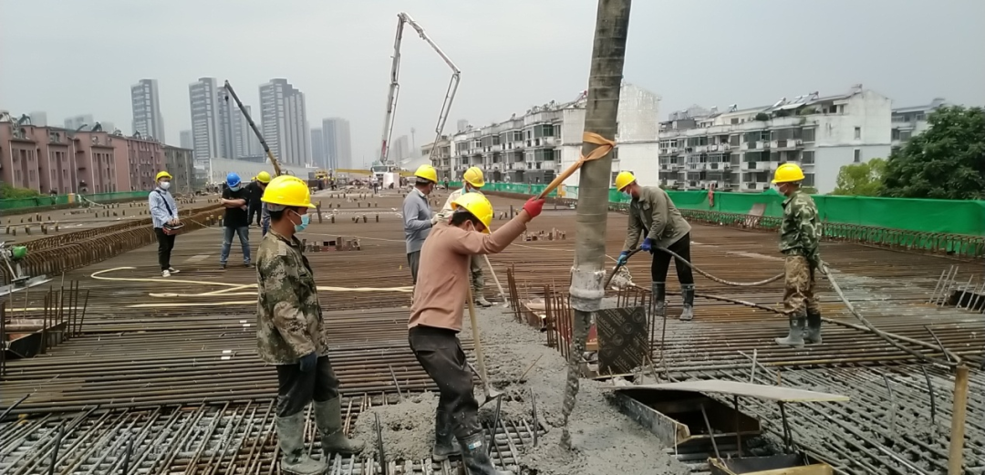 副市長(cháng)江新洪察看南外環(huán)項目建設進(jìn)展情況
